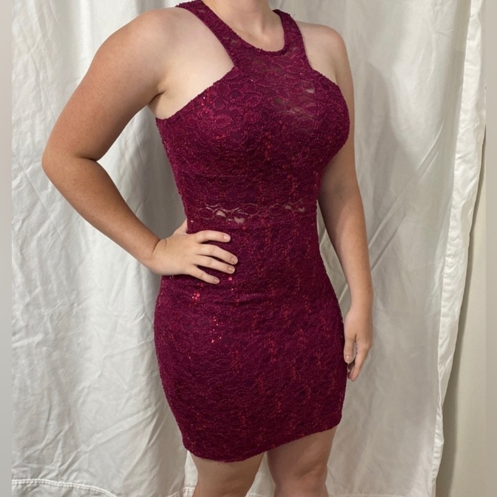 City Triangles Women’s pink sequin and lace halter neck midi dress. Size 5.